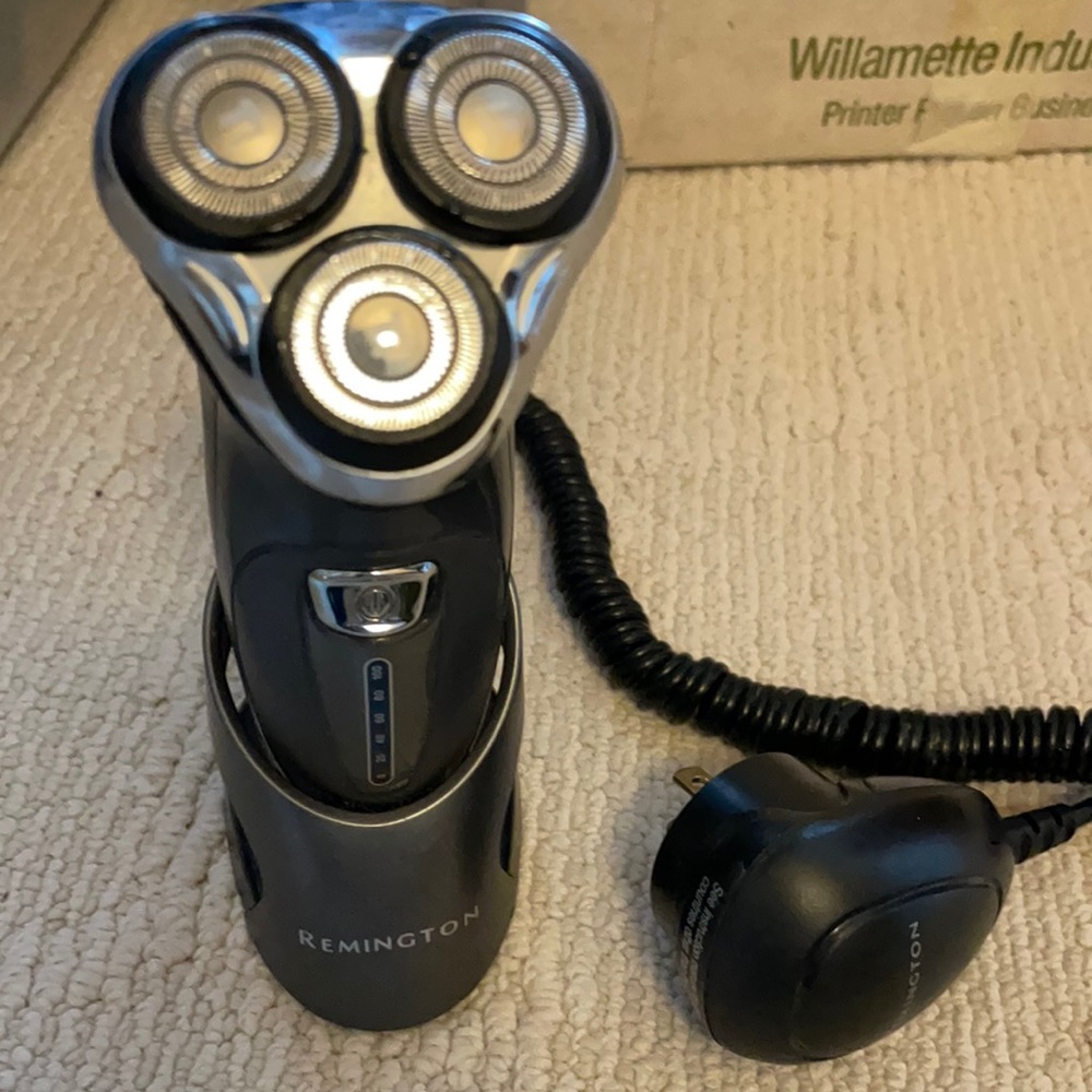 Remington electric razor
